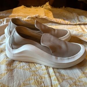 Bueno slip on shoes